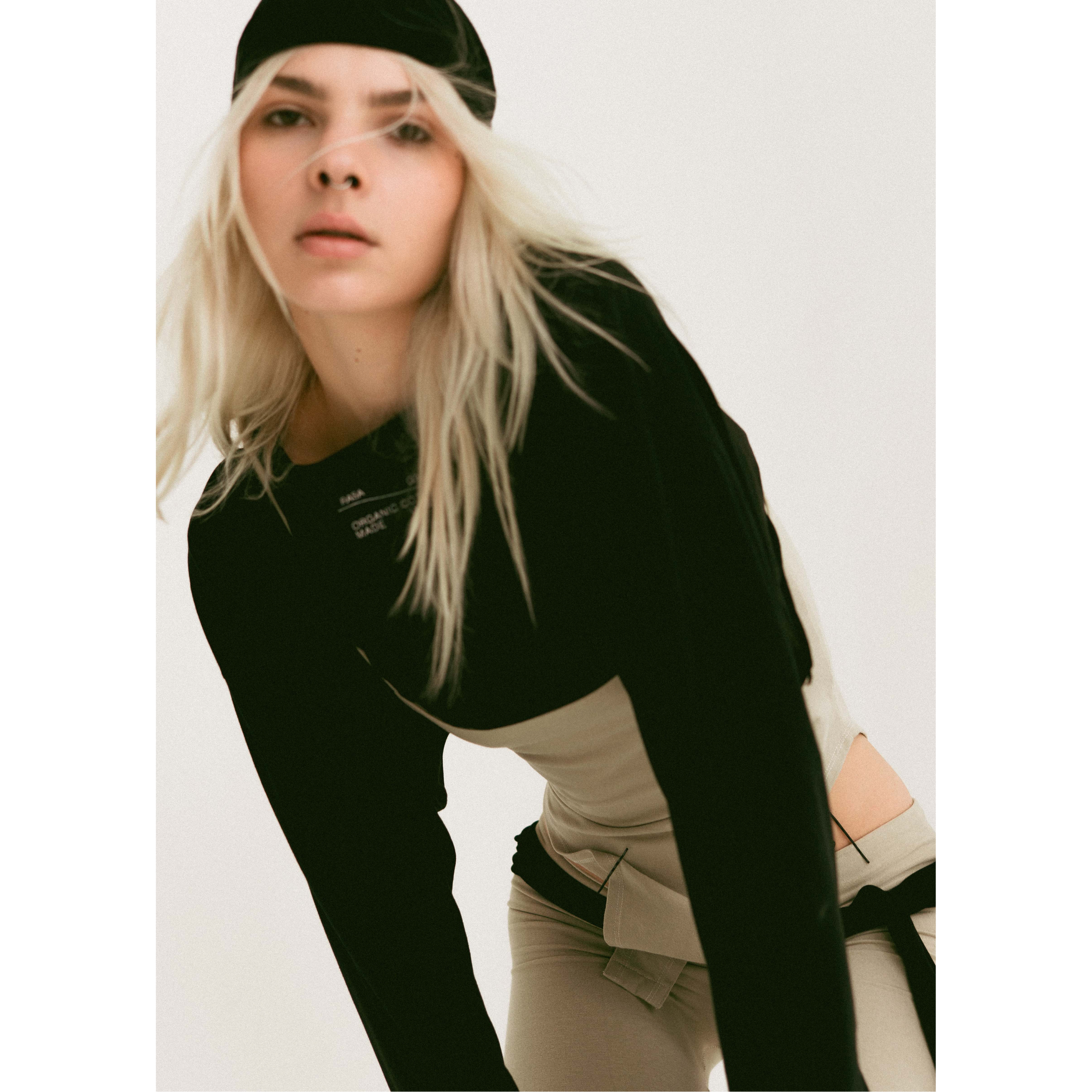 LONGSLEEVE CROP Black
